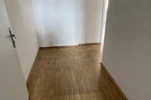 1. OG/ großes Wohnzimmer + Balkon / Stellplatz mögl. ! – Palmstraße 8, 9130 Chemnitz – Vorschaubild 6