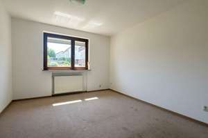 Freistehendes Einfamilienhaus mit großem Garten, zwei Garagen & vielseitigem Gestaltungspotenzial – Die vollständige Adresse der Immobilie erhältst du vom Anbieter., 74078 Biberach, Heilbronn – Vorschaubild 10
