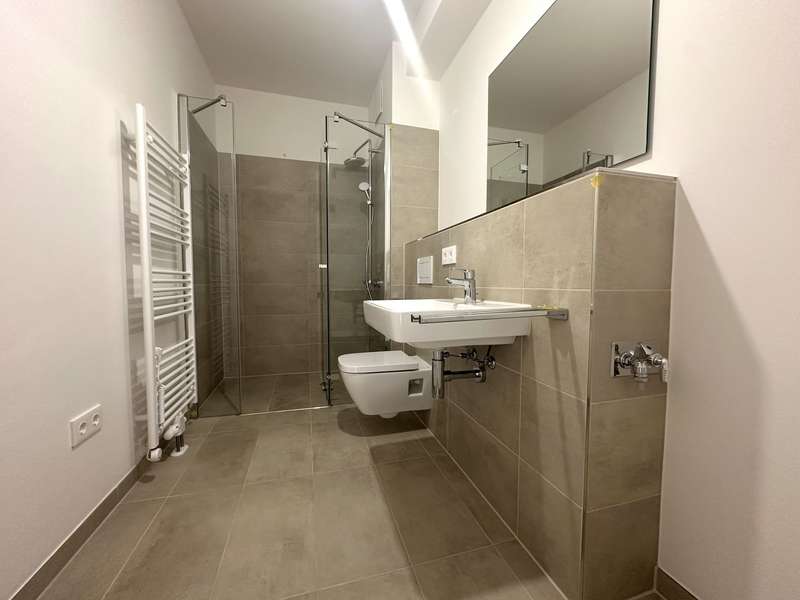 **Erstbezug** Helle 2-Raum-Wohnung mit Balkon in Dresden-Friedrichstadt - Photo 2