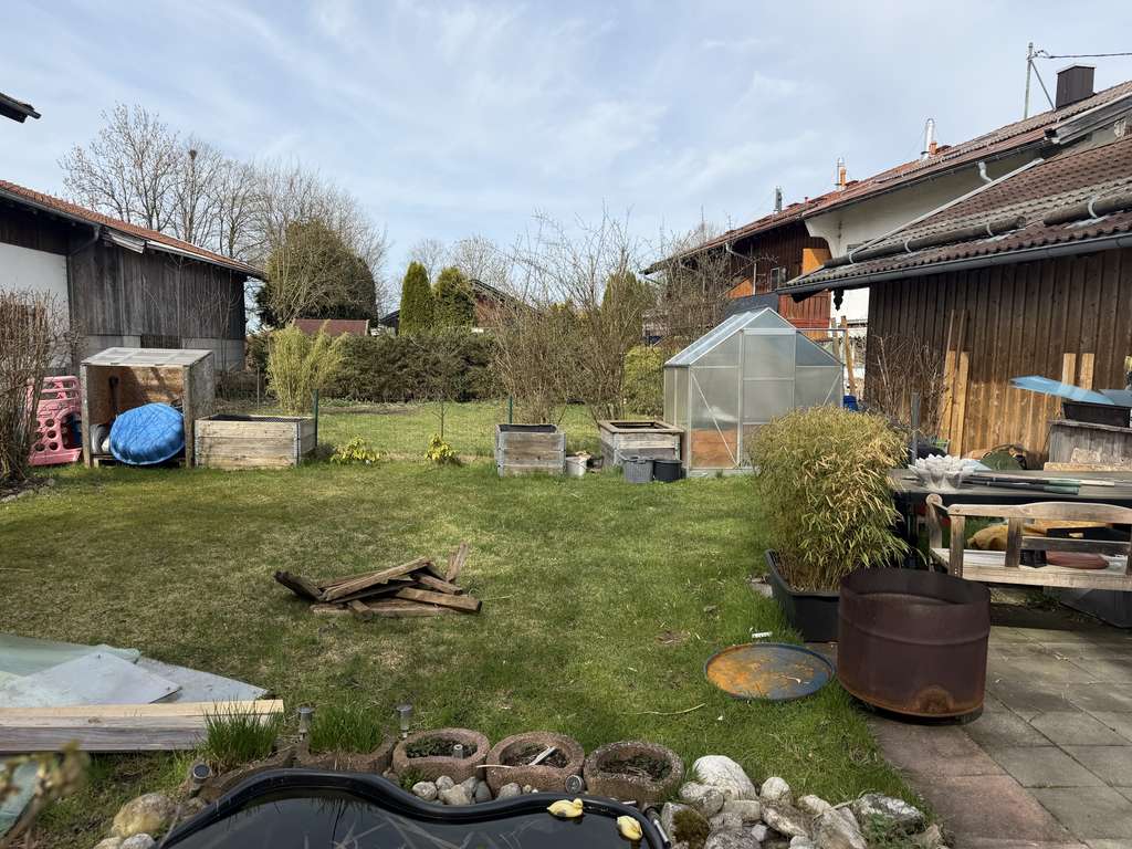 Immobilie in Waakirchen - Piesenkam | Ehemaliges Bauernhaus mit 3 Wohneinheiten als Kapitalanlage - Bild 3