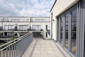Großzügige Wohnung mit Wintergarten und Balkon sucht Mieter: 3-Zimmer, 119m² – Konrad-Adenauer-Ring 1a, 65187 Rheingauviertel / Hollerborn, Wiesbaden – Vorschaubild 10