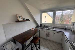 Charmante 2-Zimmer-Dachgeschosswohnung in ruhiger Lage mit Balkon mit Blick auf den Eichtalpark   – Walther-Mahlau-Stieg 3, 22041 Wandsbek (Ortsteil), Hamburg – Vorschaubild 9