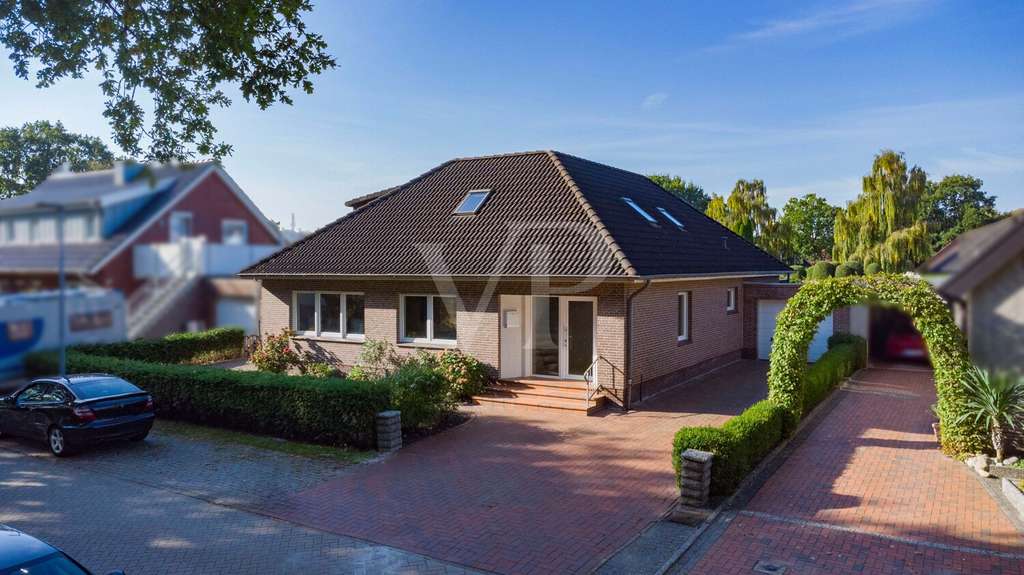 Wohnen oder vermieten in bevorzugter Lage – modernisiertes Zweifamilienhaus