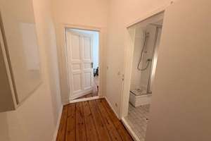 Urban Living: 1-Zimmer Altbauwohnung mit Wohlfühlfaktor! – Kantstr. 62, 10627 Charlottenburg, Berlin – Vorschaubild 1