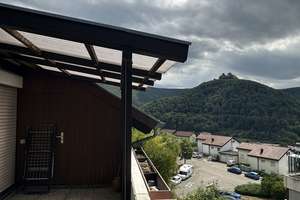 Wohnen mit besonderem Ausblick – 2-Zimmer-Wohnung in ruhiger Hanglage – Die vollständige Adresse der Immobilie erhältst du vom Anbieter., 72574 Bad Urach – Vorschaubild 2