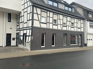 Store Ladenlokal zu mieten - Erstbezug, zentrale Lage!