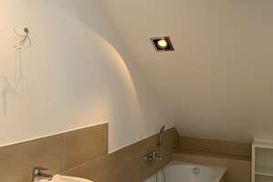 Das etwas andere Dachgeschoss: 3-Zimmer-Dachgeschosswohnung mit Einbauküche und Balkon – Die vollständige Adresse der Immobilie erhältst du vom Anbieter., 80995 Lerchenau-West, München – Vorschaubild 4
