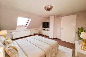 Charmantes Reihenmittelhaus in beliebter Lage mit Balkon, Garten und Garage – Nürnberg – Vorschaubild 20