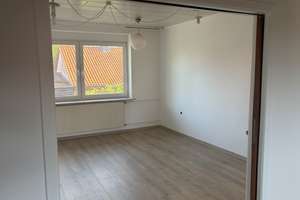Wohnen mit Charakter: Großzügige 4-Zimmer-Wohnung in Tülau – Steimker Straße 6, 38474 Tülau – Vorschaubild 2