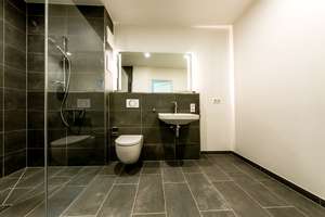 Ideale Familienwohnung im Hochparterre: 3-Zi. mit großzügigem Wohn-Ess-Küchen-Bereich und Balkon – Die vollständige Adresse der Immobilie erhältst du vom Anbieter., 81677 Echarding, München – Vorschaubild 29