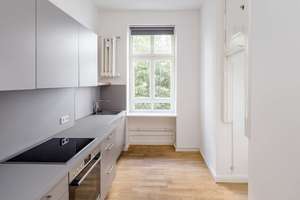 Charmante Eigentumswohnung im Gründerzeithaus mit Balkon im ruhigen Friedenau – Südwestkorso 71, 12161 Friedenau, Berlin – Vorschaubild 3