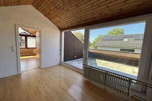 Wohnen auf zwei Ebenen: Moderne 5,5 Zim.-Maisonette mit Balkon und Terrasse