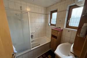 Haus mit vielen Möglichkeiten – Die vollständige Adresse der Immobilie erhältst du vom Anbieter., 73450 Neresheim – Vorschaubild 3