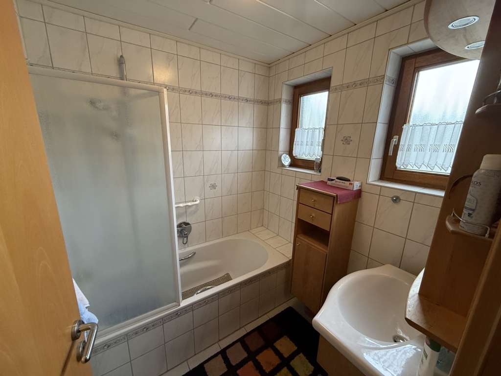 Immobilie in Neresheim - Haus mit vielen Möglichkeiten - Bild 2