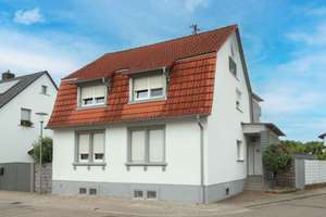 Tradition trifft Moderne: Freistehendes 2-Familienhaus in Graben-Neudorf zur flexiblen Nutzung. – Die vollständige Adresse der Immobilie erhältst du vom Anbieter., 76676 Graben-Neudorf – Vorschaubild 2