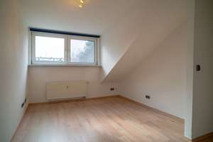 Großzügiges Wohnen unterm Dach – lichtdurchflutet & charmant – Die vollständige Adresse der Immobilie erhältst du vom Anbieter., 68305 Waldhof, Mannheim – Vorschaubild 13