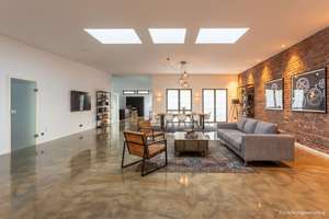 Außergewöhnlich Leben und Arbeiten im Loftstil . Energieeffizient, saniert und mit schönem Garten