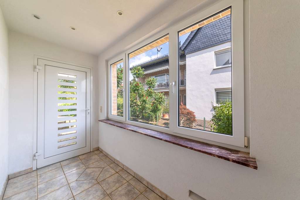 Immobilie in Aarbergen - GERÄUMIGES HAUS MIT VIEL POTENZIAL! Großem Grundstück und Garage – Ihr zukünftiges Traumhaus - Bild 1