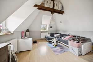 Zuhause voller Fantasie: Zwei Häuser auf großem Grundstück in Groß Borstel – Die vollständige Adresse der Immobilie erhältst du vom Anbieter., 22453 Groß Borstel, Hamburg – Vorschaubild 23
