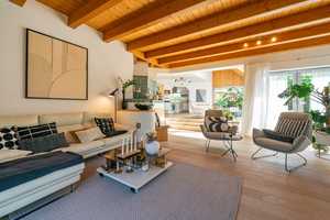 Wohnen wie im Urlaub – Einzigartiges Traumhaus mit Pool, Gartenidylle und stilvollem Wohnambiente – Ansbach (Kreis) – Vorschaubild 9