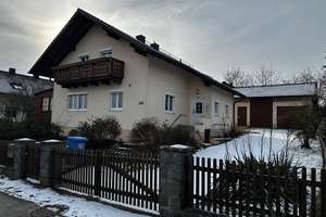 Gepflegtes Wohnhaus mit großem Grundstück in sehr ruhiger Lage von Trostling – Die vollständige Adresse der Immobilie erhältst du vom Anbieter., 94099 Ruhstorf an der Rott – Vorschaubild 1