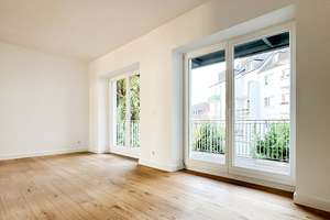 Modern, Lichtdurchflutet, Großzügig: 4-Raum-Wohnung mit Sonnenbalkon