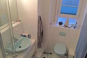 Helle, freundliche 2 Zi Whg m. Balkon direkt bei der Uni Hohenheim, Nähe Flughafen, Messe und SI-Z. – Franziskaweg 1, 70599 Birkach-Süd, Stuttgart – Vorschaubild 7