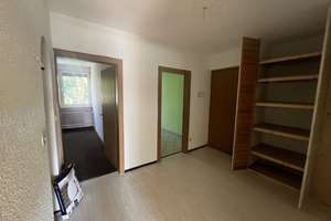 Sanierungsbedürftige 2-Zimmer-Wohnung mit Balkon und Loggia in ruhiger Lage am Dutzendteich – Schultheißallee 63, 90478 Ludwigsfeld, Nürnberg – Vorschaubild 8
