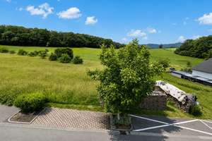 Wohnen auf höchstem Niveau im Grünen – Exklusive Doppelhaushälfte mit Kamin, Traumgarten und Garage! – Die vollständige Adresse der Immobilie erhältst du vom Anbieter., 64658 Fürth – Vorschaubild 12