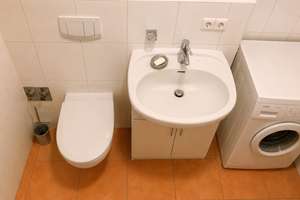 **ALTSTADT ** Großzügige 1- ZKB Wohnung mit Balkon in TOP Lage Nähe Maxstraße (VERMIETET) – Ulrichsgasse 7A, 86150 Lechviertel, östl. Ulrichsviertel, Augsburg – Vorschaubild 11