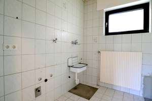 Großer Bungalow * Ihrhove-Zentrum * 6 ZKB * 5 Schlafzimmer * 3 Abstellräume * Keller * renoviert * – Die vollständige Adresse der Immobilie erhältst du vom Anbieter., 26810 Westoverledingen – Vorschaubild 19
