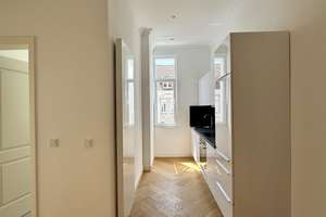 Exklusiver Wohnkomfort in historischem Ambiente - mit Einbauküche und Balkon in Top Lage – Robertstraße 18, 30161 List, Hannover – Vorschaubild 2