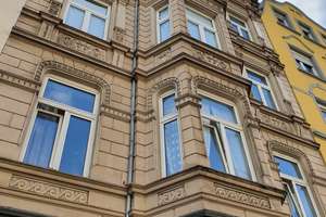 MÜLLER - Helle Dachgeschosswohnung fußläufig ins Frankenberger Viertel