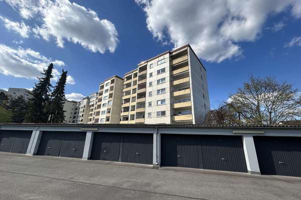 Solide Kapitalanlage in gefragter Lage – Vermietete 2 Zimmer Wohnung mit Balkon und Tiefgarage!