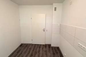 Traumhaft schöne, komplett sanierte, 3 Zimmer Wohnung mit Balkon in Duisburg zu vermieten – Bahnhofstr. 67, 47138 Mittelmeiderich, Duisburg – Vorschaubild 12