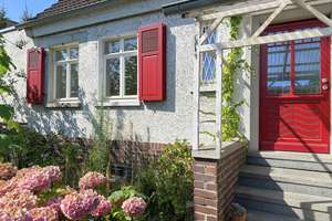 EIN ZUHAUSE MIT SEELE, DIREKT AM MAIN - Einzigartiges Einfamilienhaus mit Garten und Garage