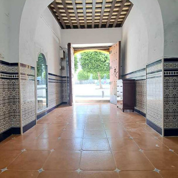 HAUS MIT GESCHÄFT UND GARAGEN ZU VERKAUFEN IM ZENTRUM VON MEDINA SIDONIA