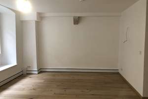 Historisch sanierte Altbauwohnung im Herzen von Regensburg – Die vollständige Adresse der Immobilie erhältst du vom Anbieter., 93047 Innenstadt, Regensburg – Vorschaubild 9