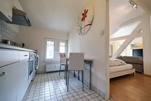 Traumhafte Dachgeschoss-Maisonette: Vielseitig nutzbar für Wohnen und Arbeiten! – Luegallee 10, 40545 Düsseldorf – Vorschaubild 32