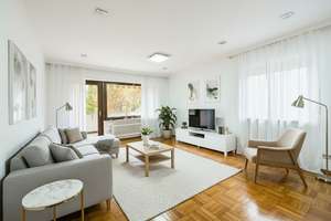 Sonnenwohngefühl im Achalmgebiet – stilvoll wohnen mit Balkon & Wellnesskomfort – Die vollständige Adresse der Immobilie erhältst du vom Anbieter., 72766 Reutlingen-Mitte, Reutlingen – Vorschaubild 2