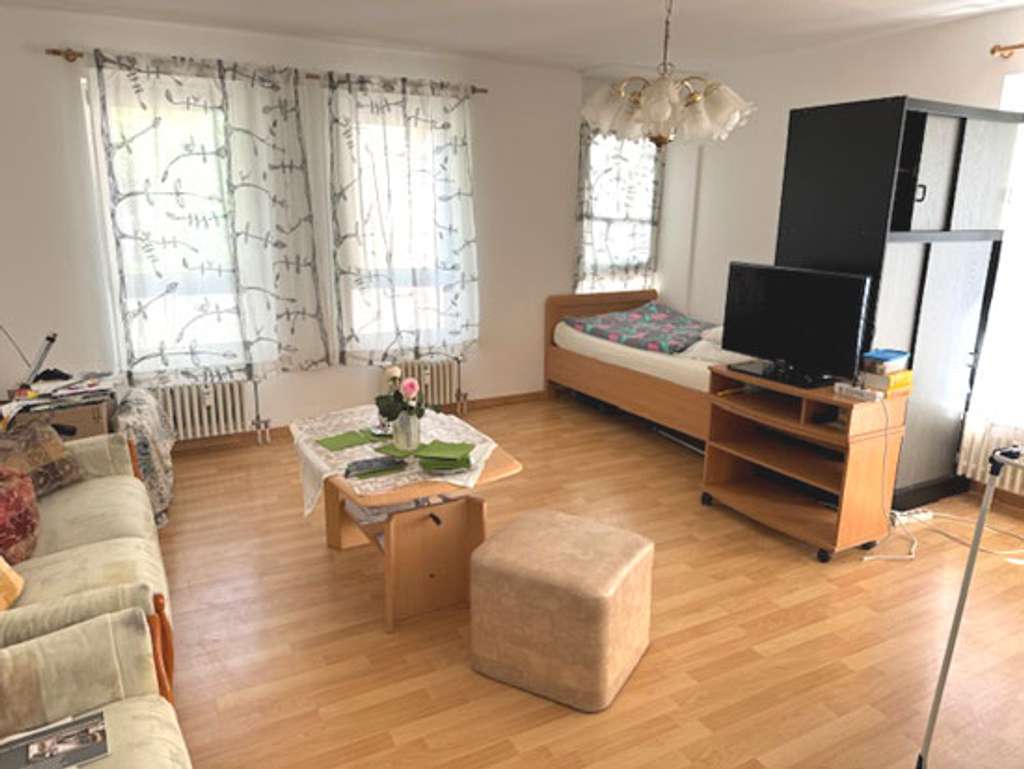 Großzügige 1-Zimmer-Eigentumswohnung mit Südbalkon in Leubnitz-Neuostra!