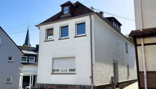 Bild von Kapitalanlage in Hundsangen – Vorder- & Hinterhaus mit 6 Wohneinheiten und Garagen