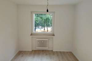 Geräumige 3 Zimmerwohnung mit Balkon - frisch saniert!! – Gerhart-Hauptmann-Straße 6, 47226 Rheinhausen-Mitte, Duisburg – Vorschaubild 3