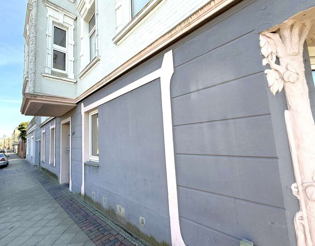Immobilie in Wilhelmshaven - Investitionschance: Sanierungsbedürftige Erdgeschosswohnung in zentraler Lage - Bild 2