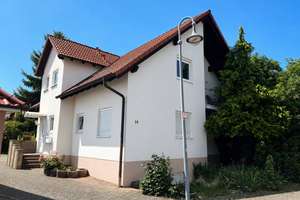Helle 3-Zimmer-Wohnung mit zwei Balkonen, Stellplatz und zusätzlichem Stauraum