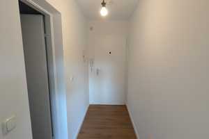 Stilvolle, modernisierte 1-Zimmer-Wohnung mit geh. Innenausstattung mit Balkon und EBK – München – Vorschaubild 9