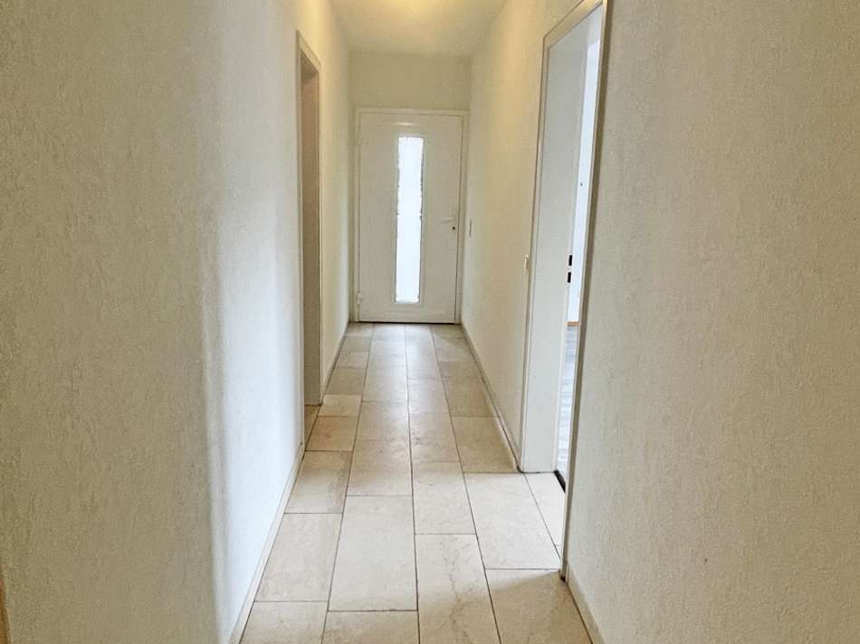 UG Flur mit Ausgang