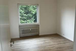 Frisch renovierte 3-Zimmer-Wohnung mit Balkon, Einbauküche & Stellplatz – Am Klei 1, 38110 Wabe-Schunter-Beberbach, Braunschweig – Vorschaubild 3