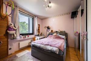 Blick ins Grüne!
Helle und gut geschnittene 3-Zimmer-Eigentumswohnung mit Duplexstellplatz – Die vollständige Adresse der Immobilie erhältst du vom Anbieter., 81243 Aubing-Süd, München – Vorschaubild 6
