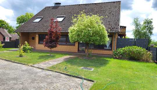 Bild von Großzügiges 1-2 Familienhaus mit Wintergarten, Keller und Doppelgarage